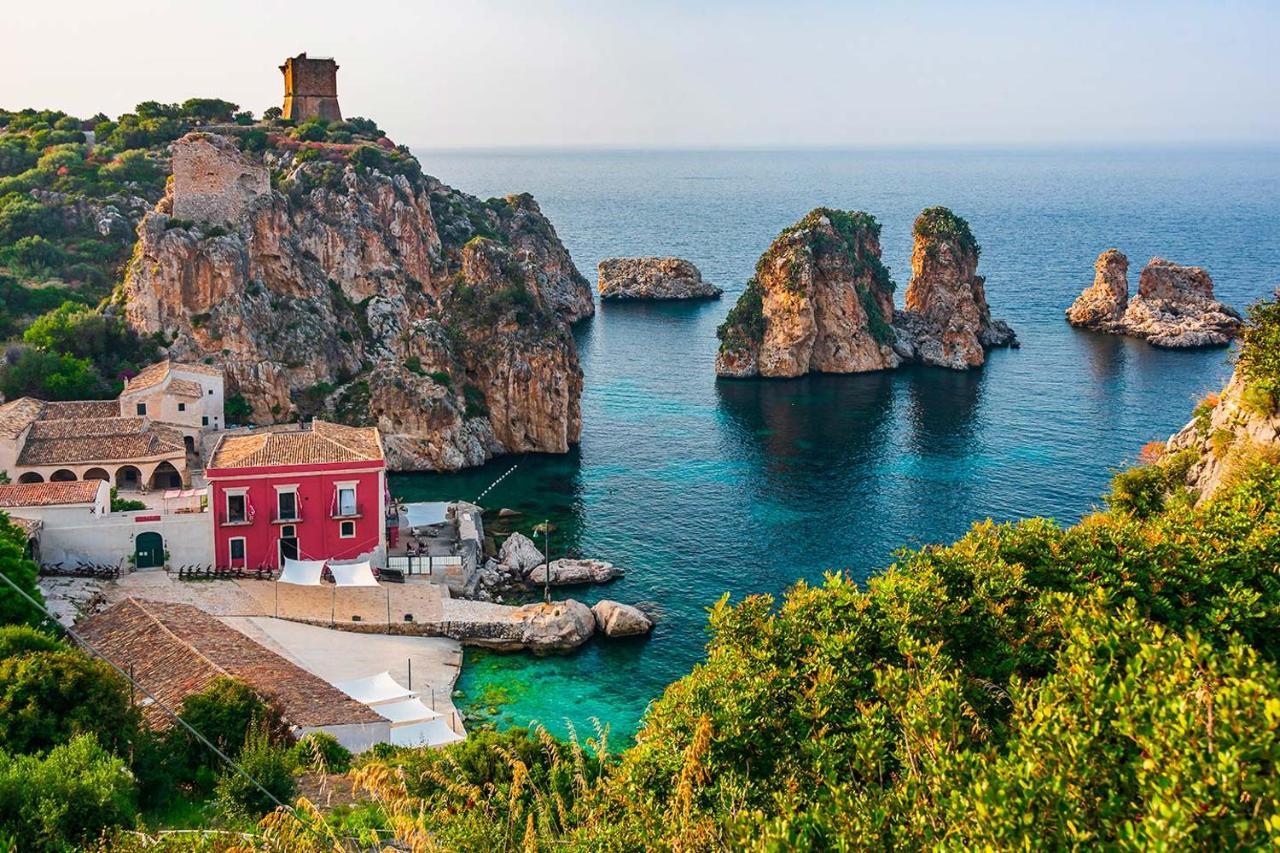 Sole, Mare E Trallalla Rilievo ภายนอก รูปภาพ